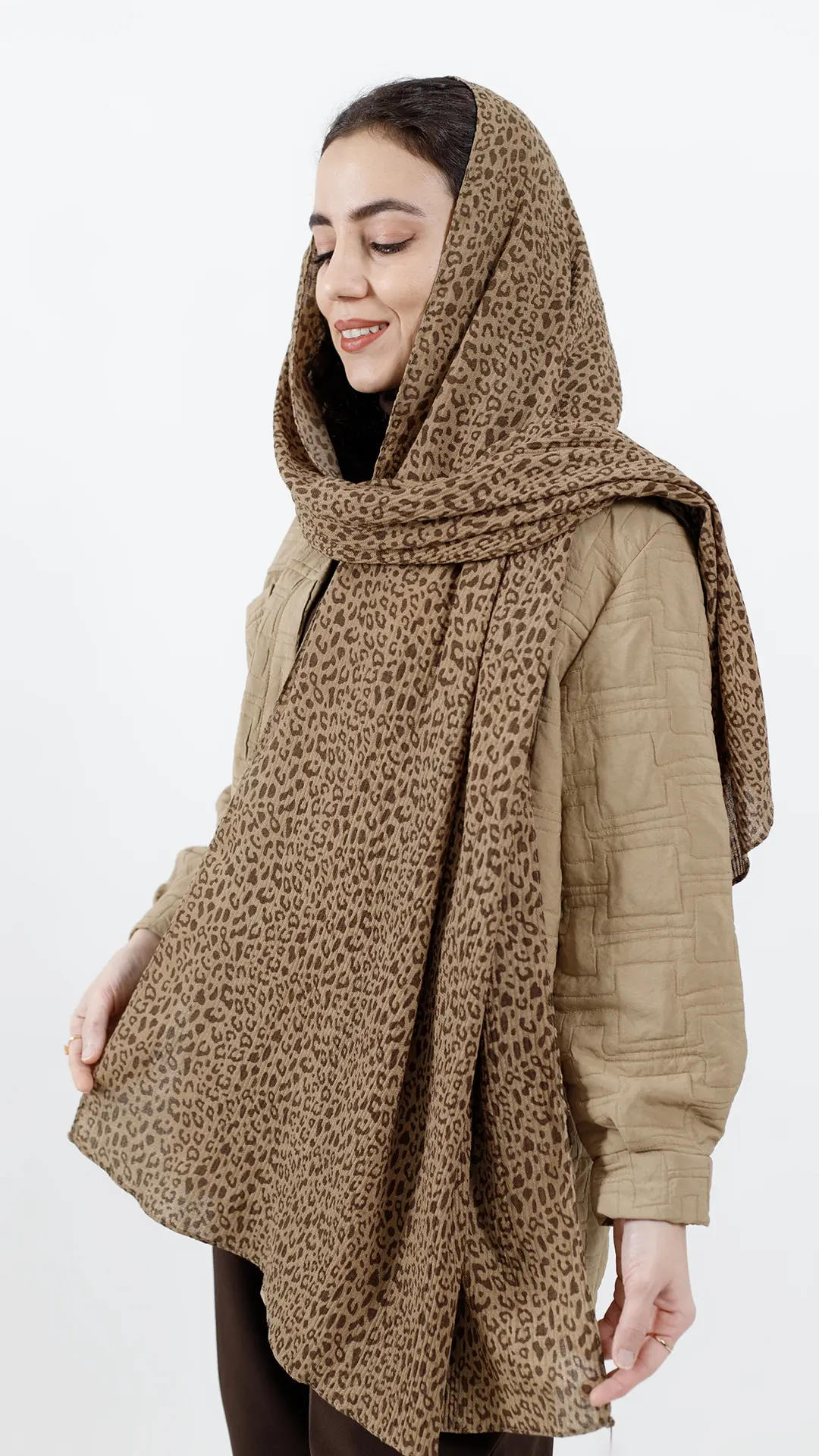 شال پلنگی رنگ نسکافه ای شال پلنگی رنگ نسکافه ای