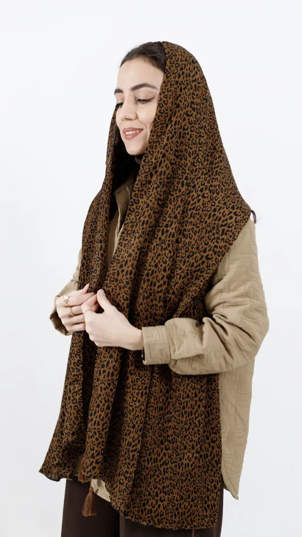 شال پلنگی رنگ قهوه ای