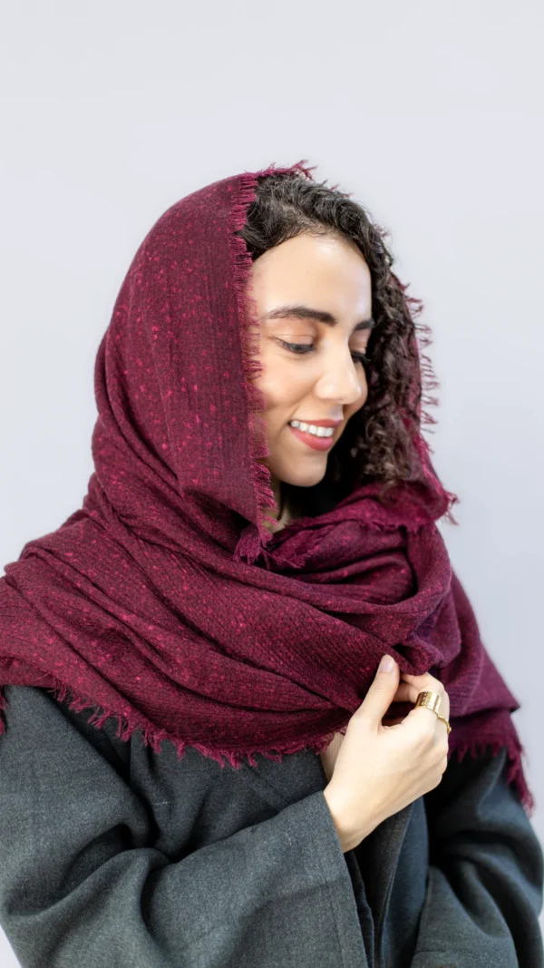 شال دور ریش زرشکی