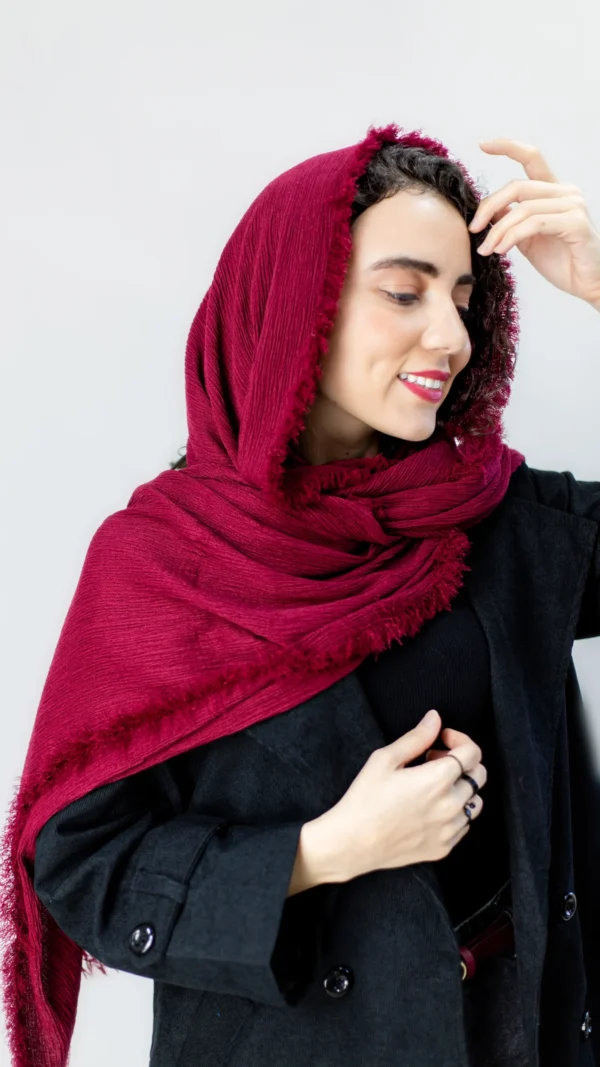 شال دور ریش زرشکی