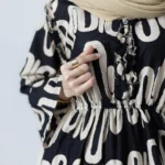 پیراهن بلند کمر باریک مشکی کرم