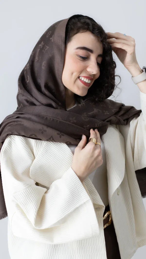 شال قهوه ای
