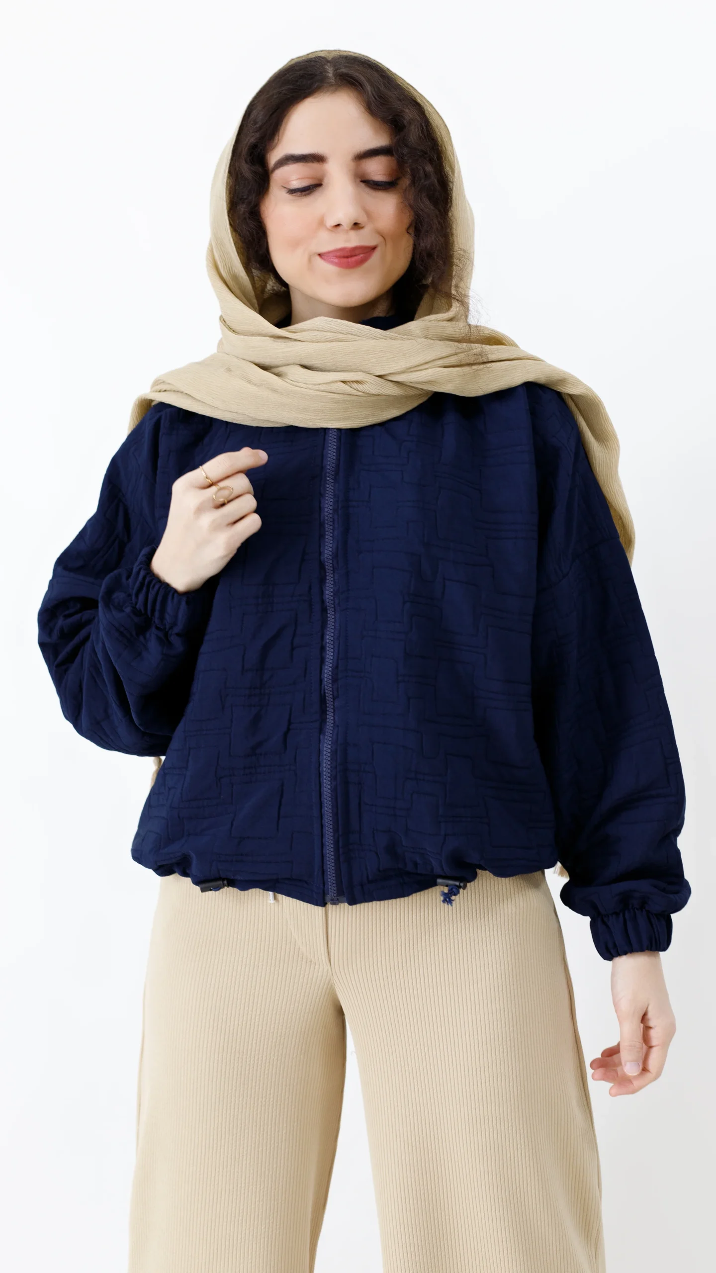 بامبر کلاه دار فریال رنگ سرمه ای بامبر کلاه دار فریال رنگ سرمه ای