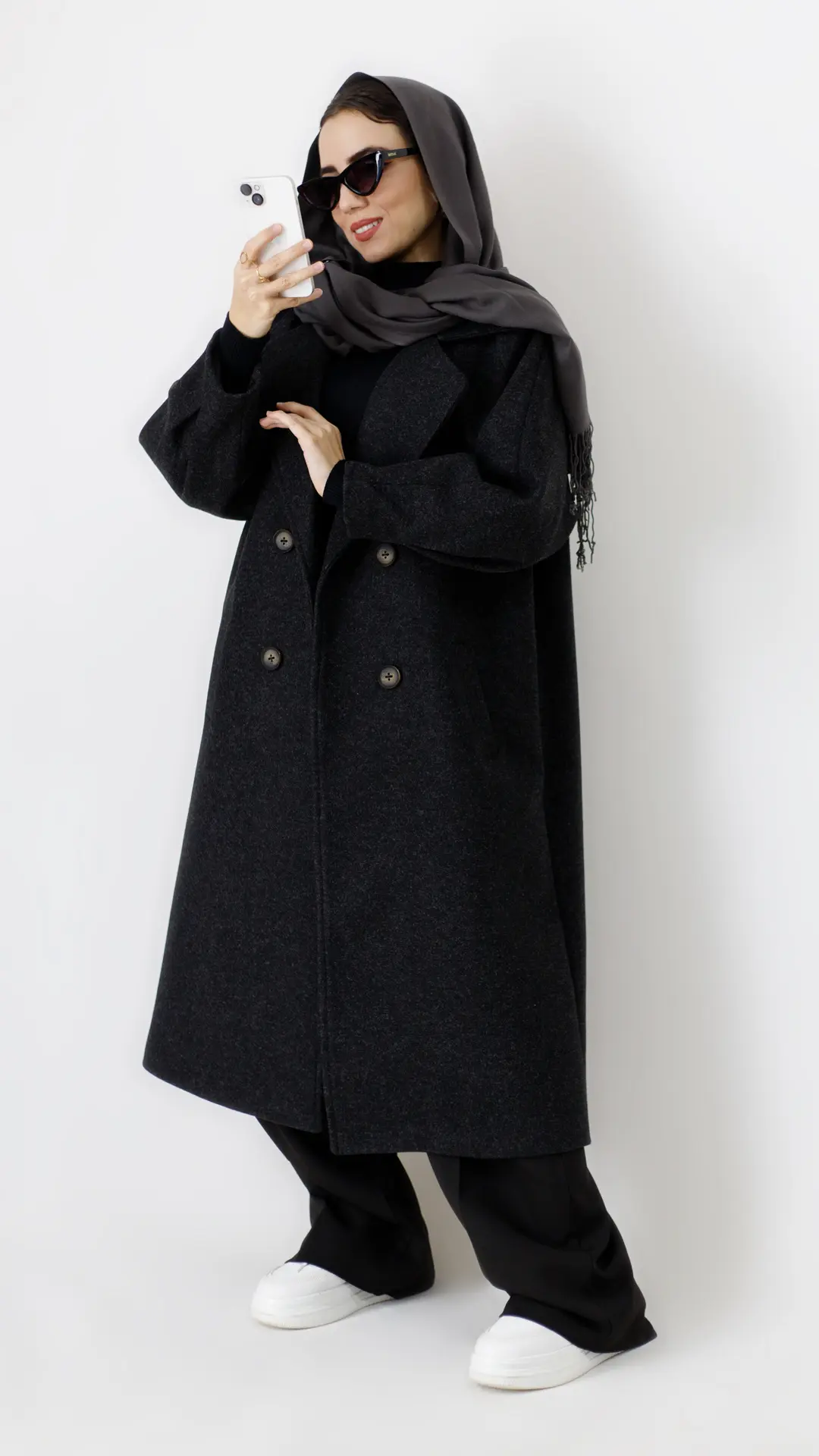 پالتو فوتر بلند آستردار رنگ مشکی پالتو فوتر بلند آستردار رنگ مشکی