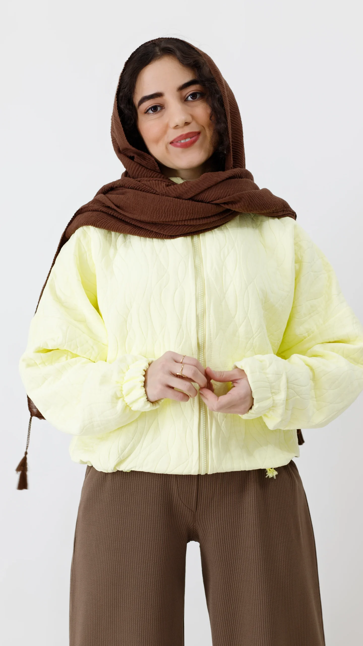 بامبر کلاه دار فریال رنگ لیمویی بامبر کلاه دار فریال رنگ لیمویی