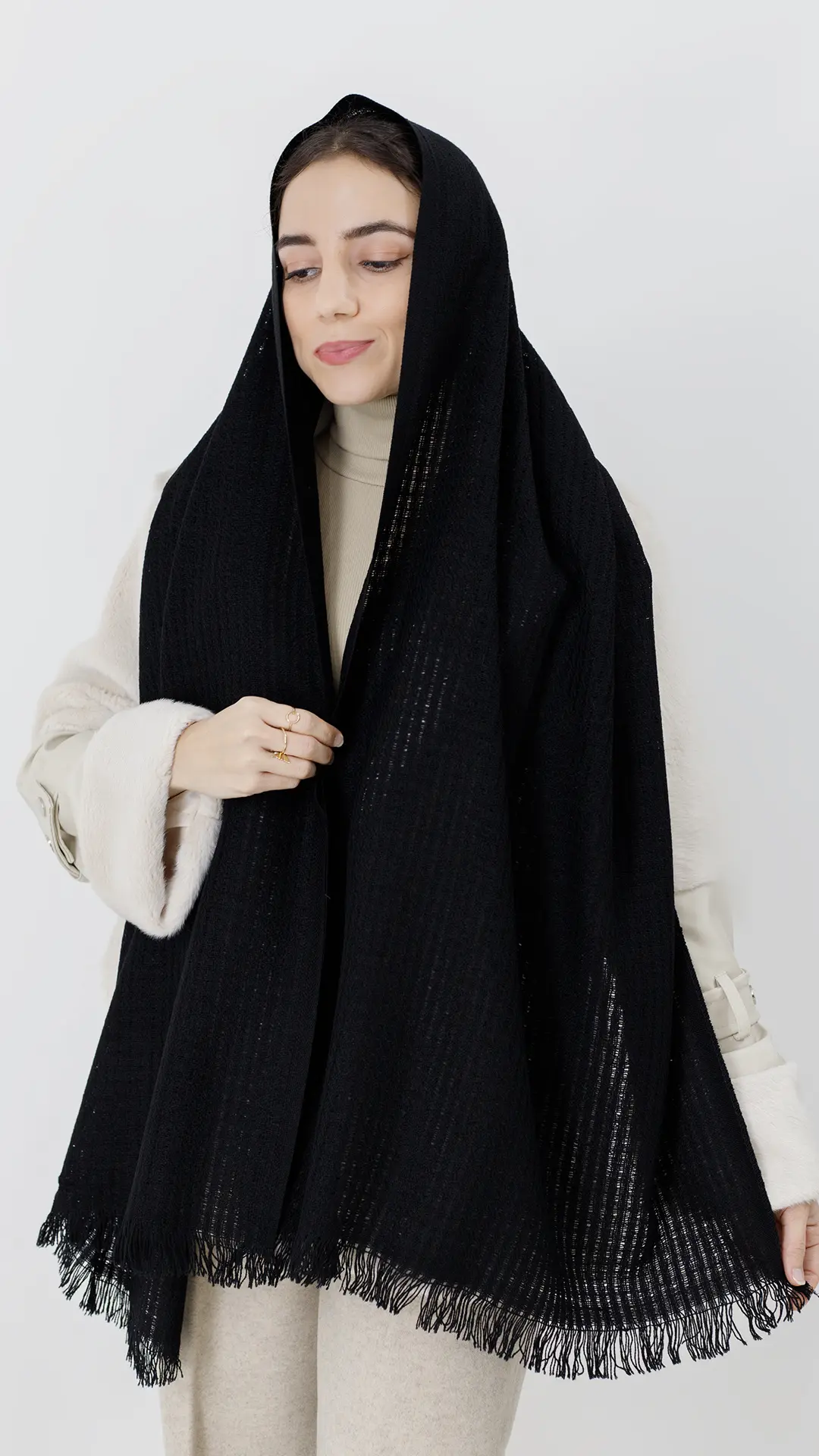 شال بافت پاییزه رنگ مشکی شال بافت پاییزه رنگ مشکی