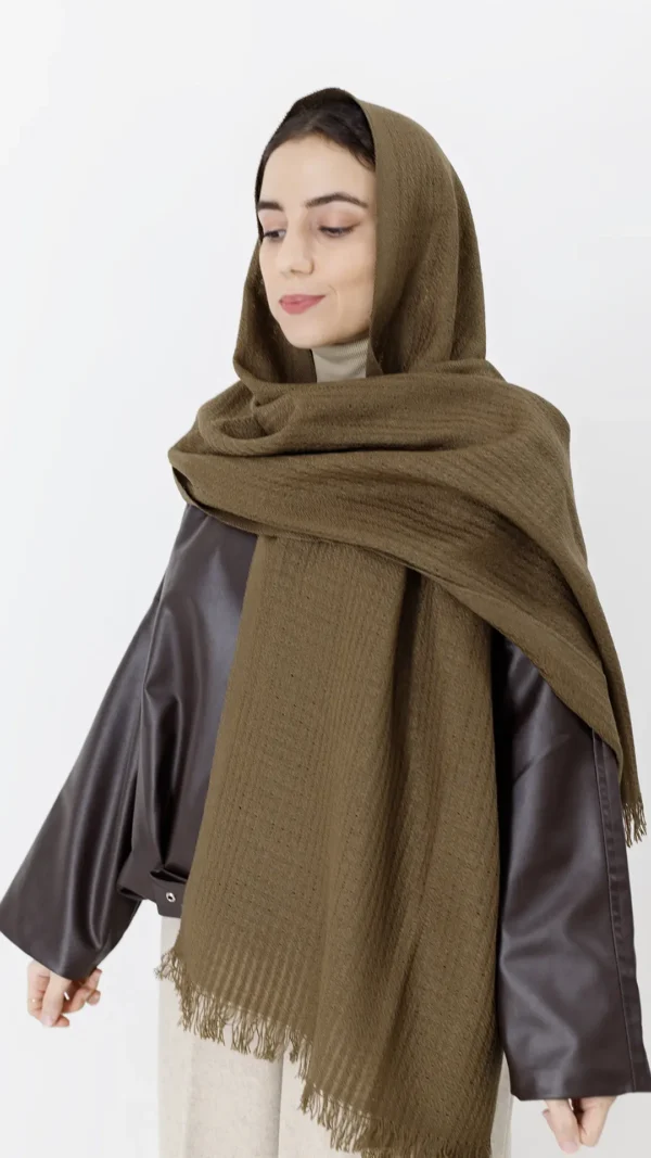 شال بافت پاییزه رنگ قهوه ای