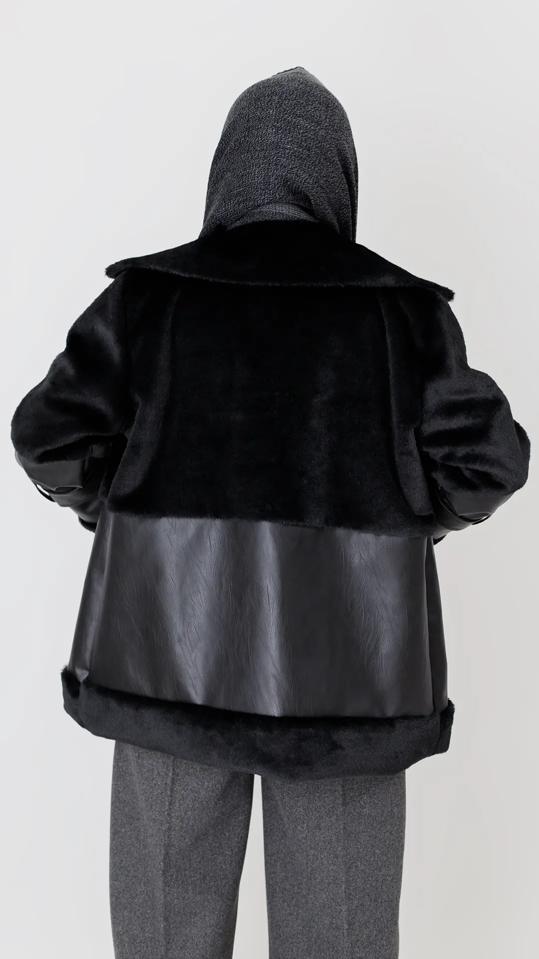 کت ترکیب چرم و پوست رنگ مشکی کت ترکیب چرم و پوست رنگ مشکی