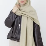 شال بافت پاییزه رنگ کرمی