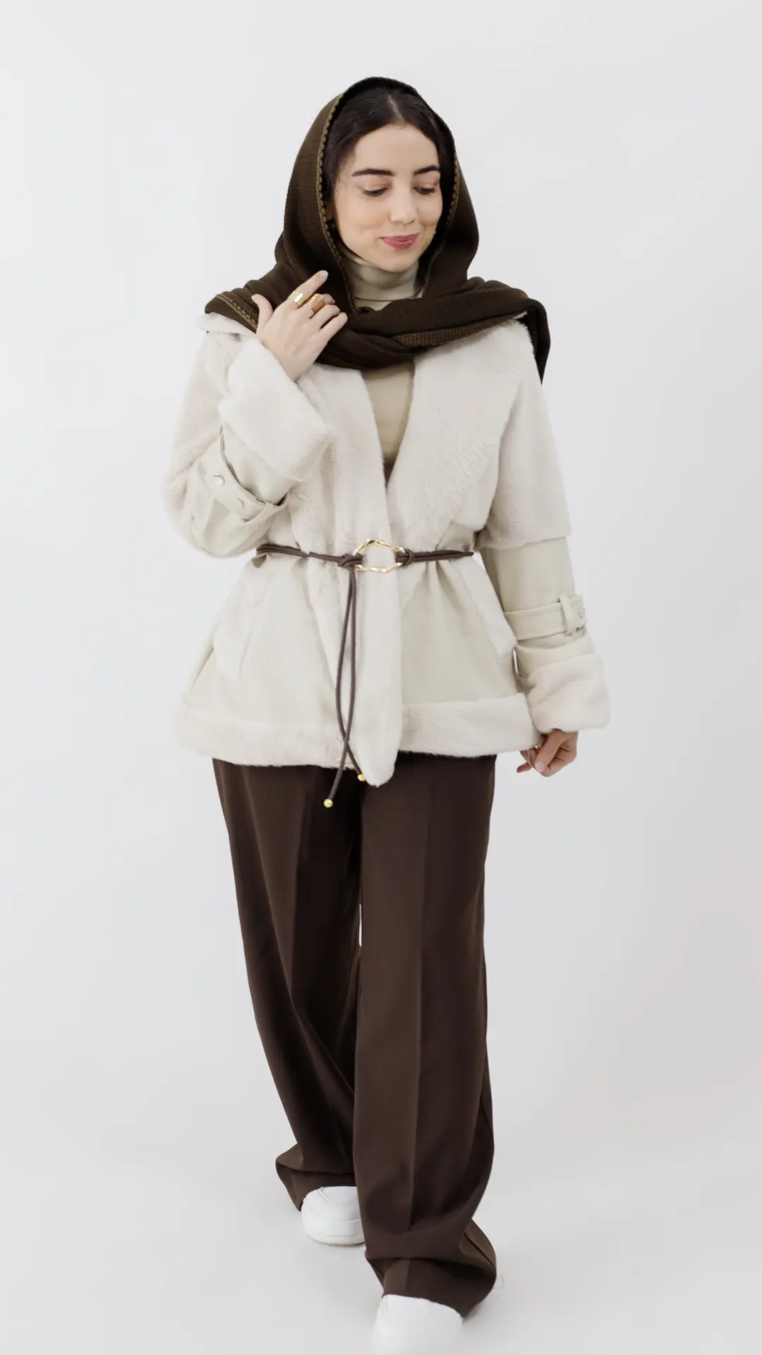 کت ترکیب چرم و پوست رنگ کرم کت ترکیب چرم و پوست رنگ کرم