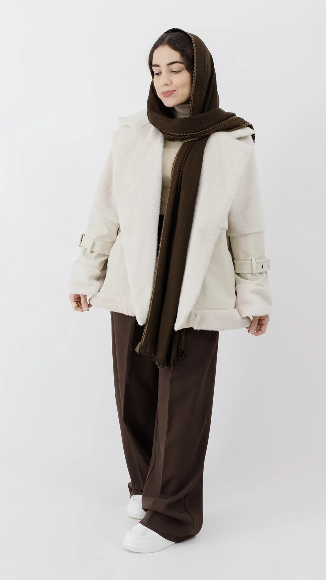 کت ترکیب چرم و پوست رنگ کرم کت ترکیب چرم و پوست رنگ کرم