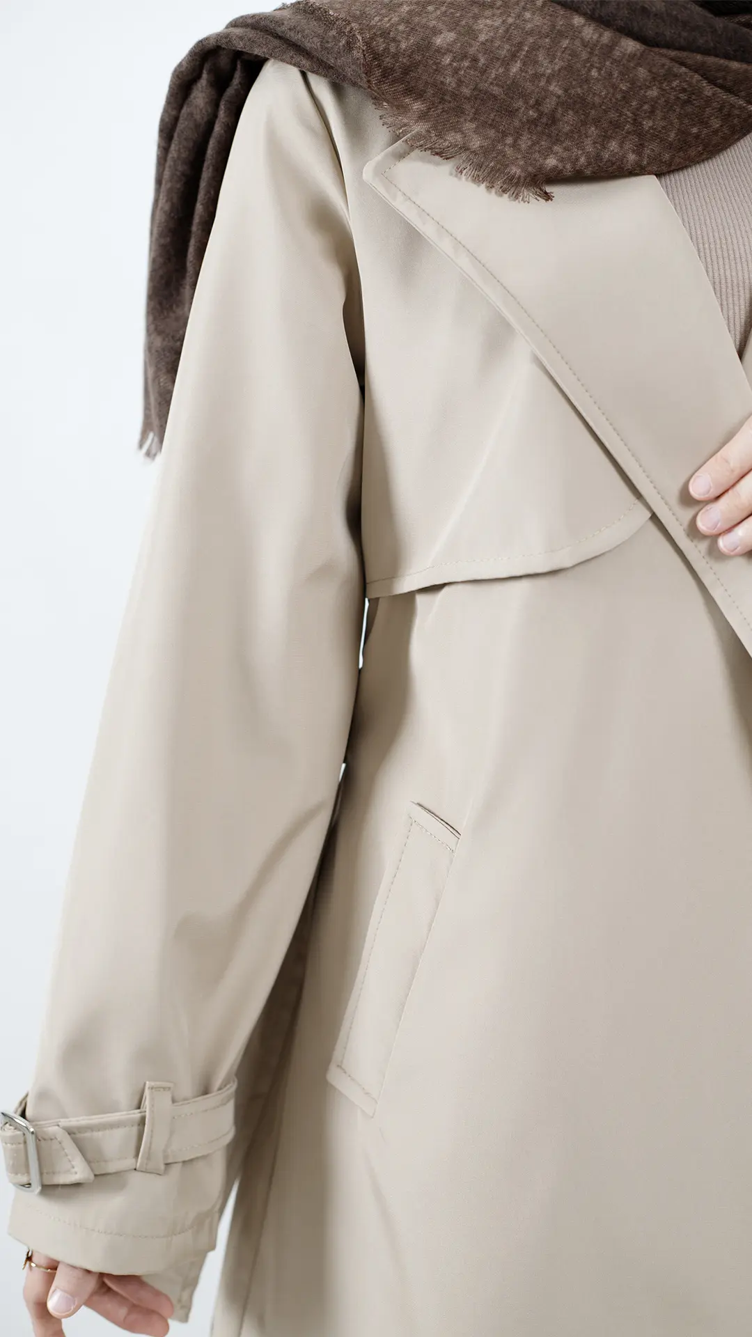 بارونی بلند استردار ضد اب مدل بیسیک رنگ کرمی بارونی بلند استردار ضد اب مدل بیسیک رنگ کرمی