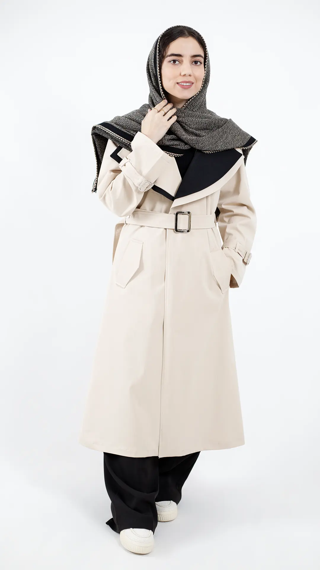 بارانی دو یقه بلند آستردار رنگ کرمی بارانی دو یقه بلند آستردار رنگ کرمی