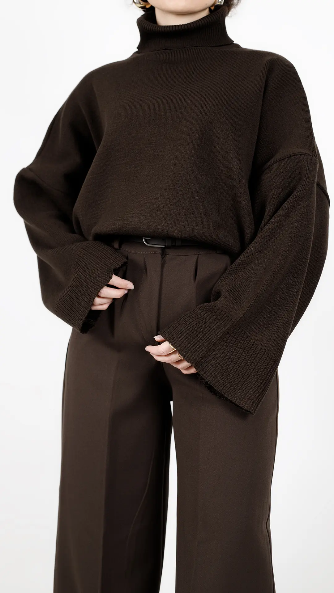 بلوز بافت یقه اسکی رنگ قهوه ای بلوز بافت یقه اسکی رنگ قهوه ای