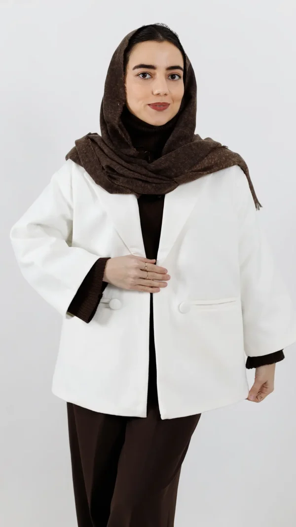 کت فوتر آستردار دودکمه رنگ سفید