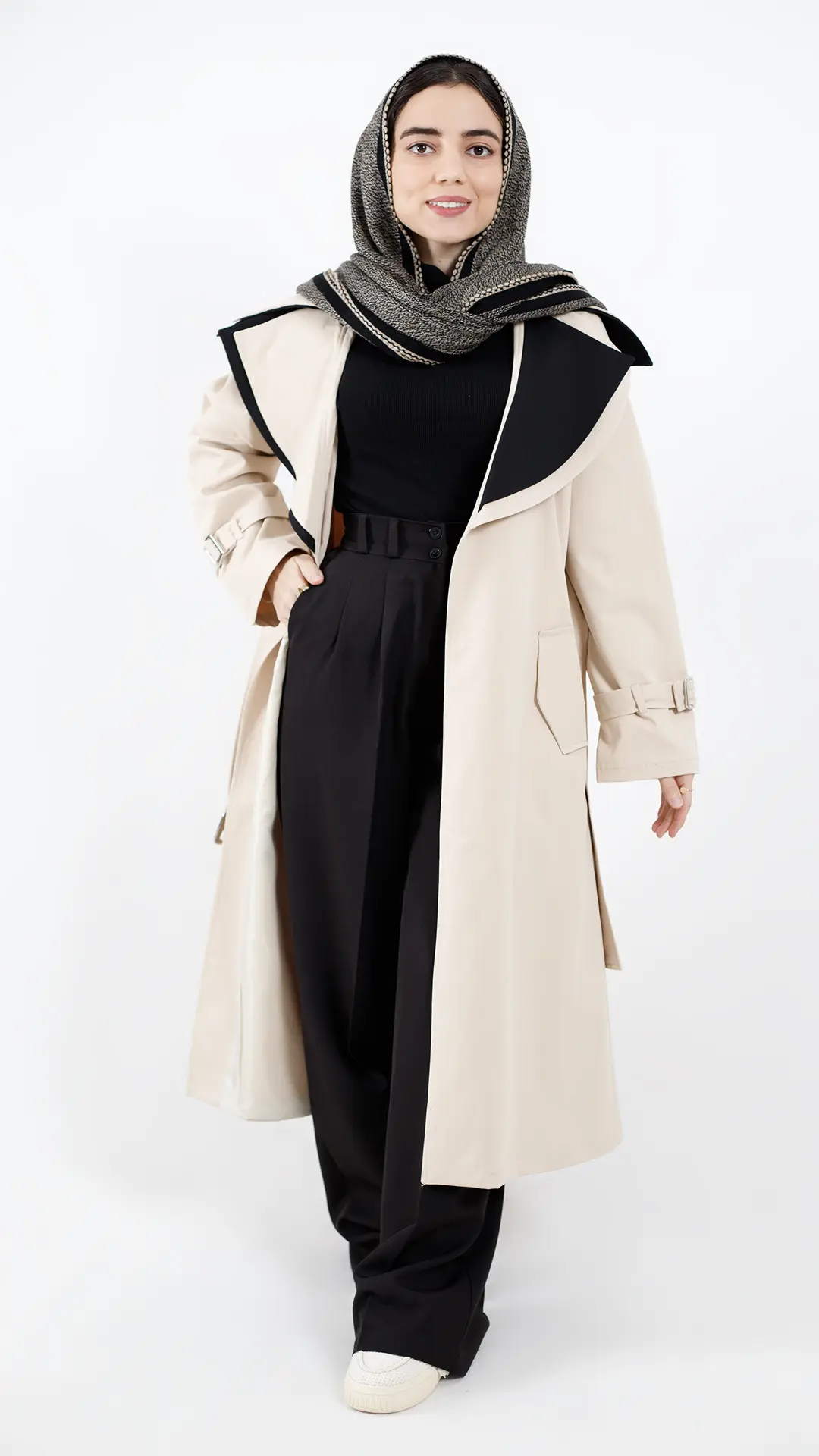 بارانی دو یقه بلند آستردار رنگ کرمی بارانی دو یقه بلند آستردار رنگ کرمی