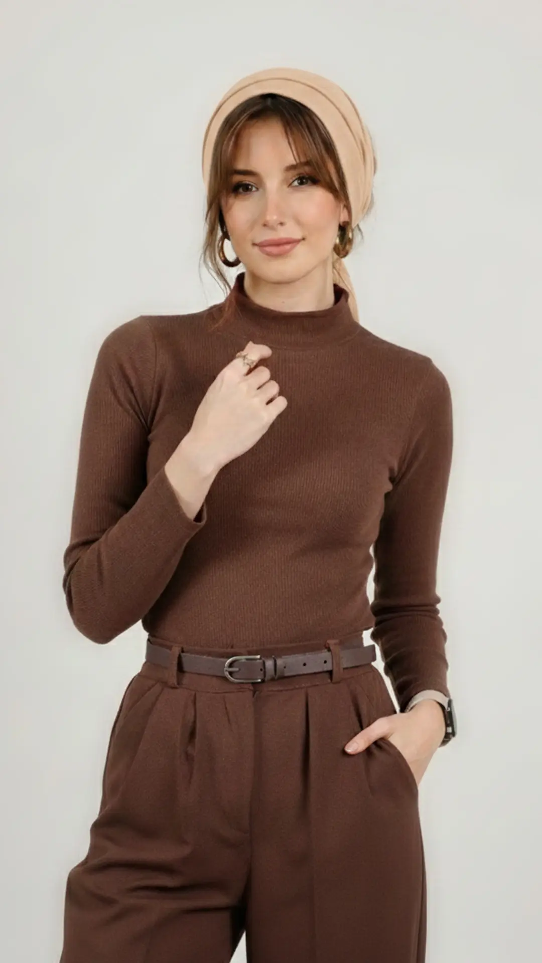 بلوز کبریتی یقه ایستاده رنگ قهوه ای بلوز کبریتی یقه ایستاده رنگ قهوه ای