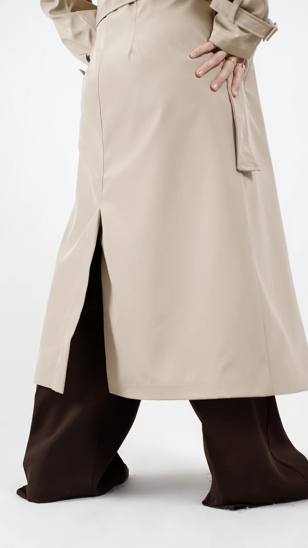 بارونی بلند استردار ضد اب مدل بیسیک رنگ کرمی بارونی بلند استردار ضد اب مدل بیسیک رنگ کرمی