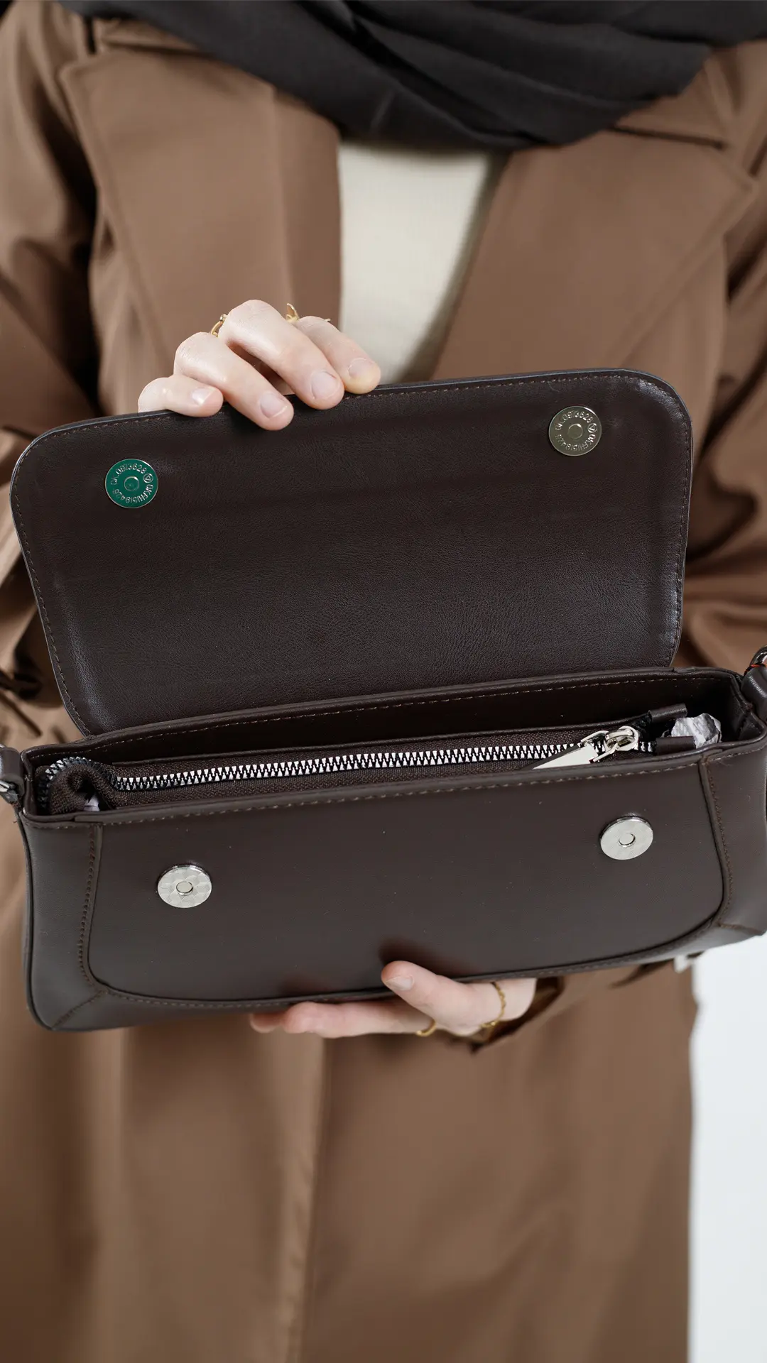 کیف پاسپورتی منگو رنگ مشکی کیف پاسپورتی منگو رنگ مشکی