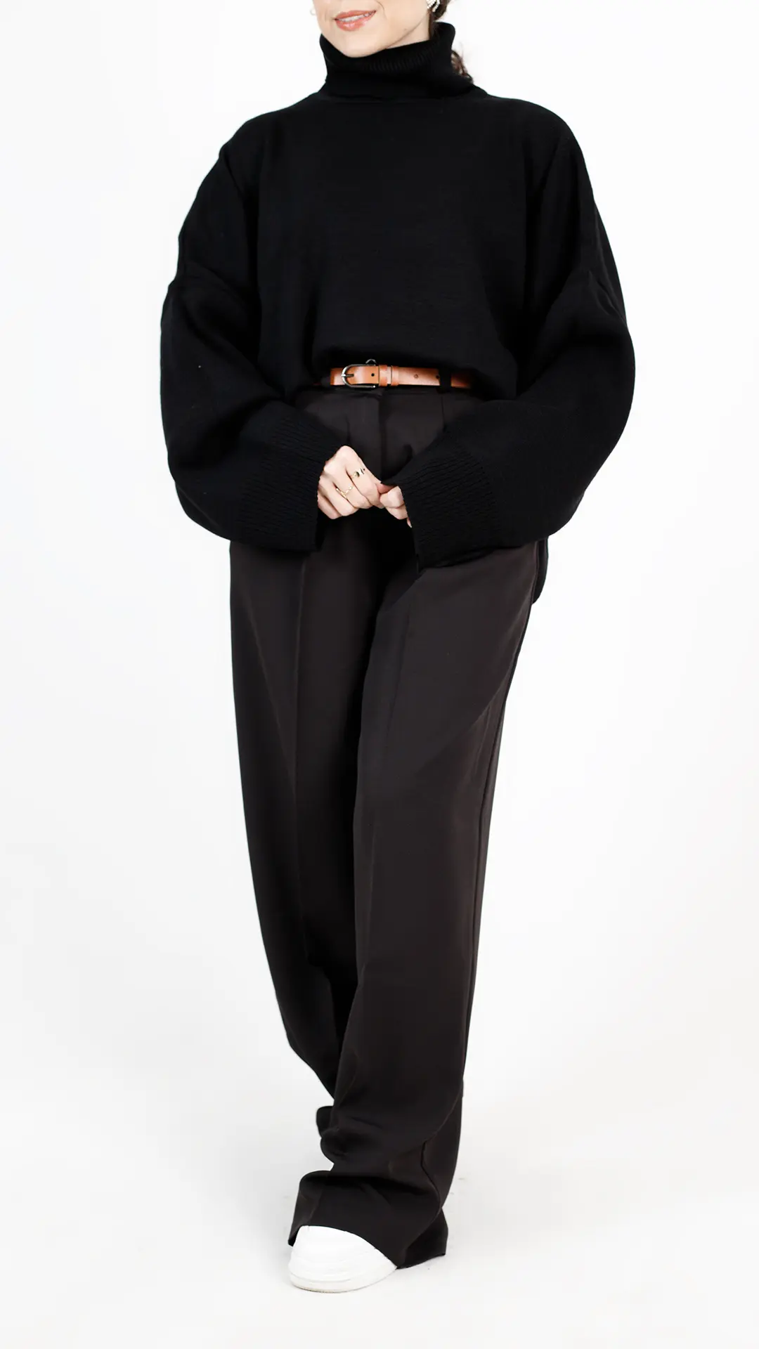 بلوز بافت یقه اسکی رنگ مشکی بلوز بافت یقه اسکی رنگ مشکی