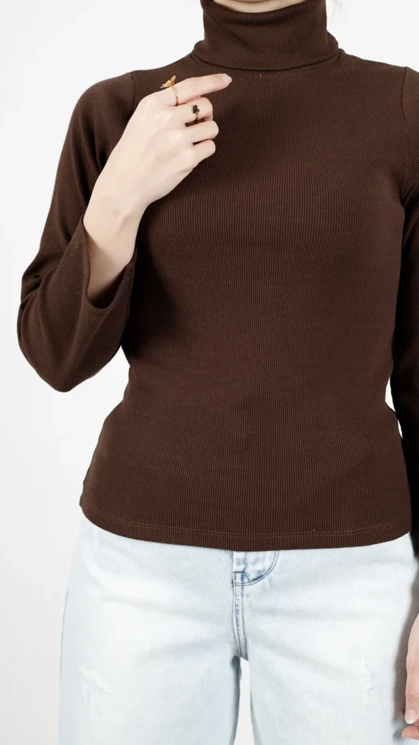 بلوز کبریتی یقه اسکی رنگ قهوه ای