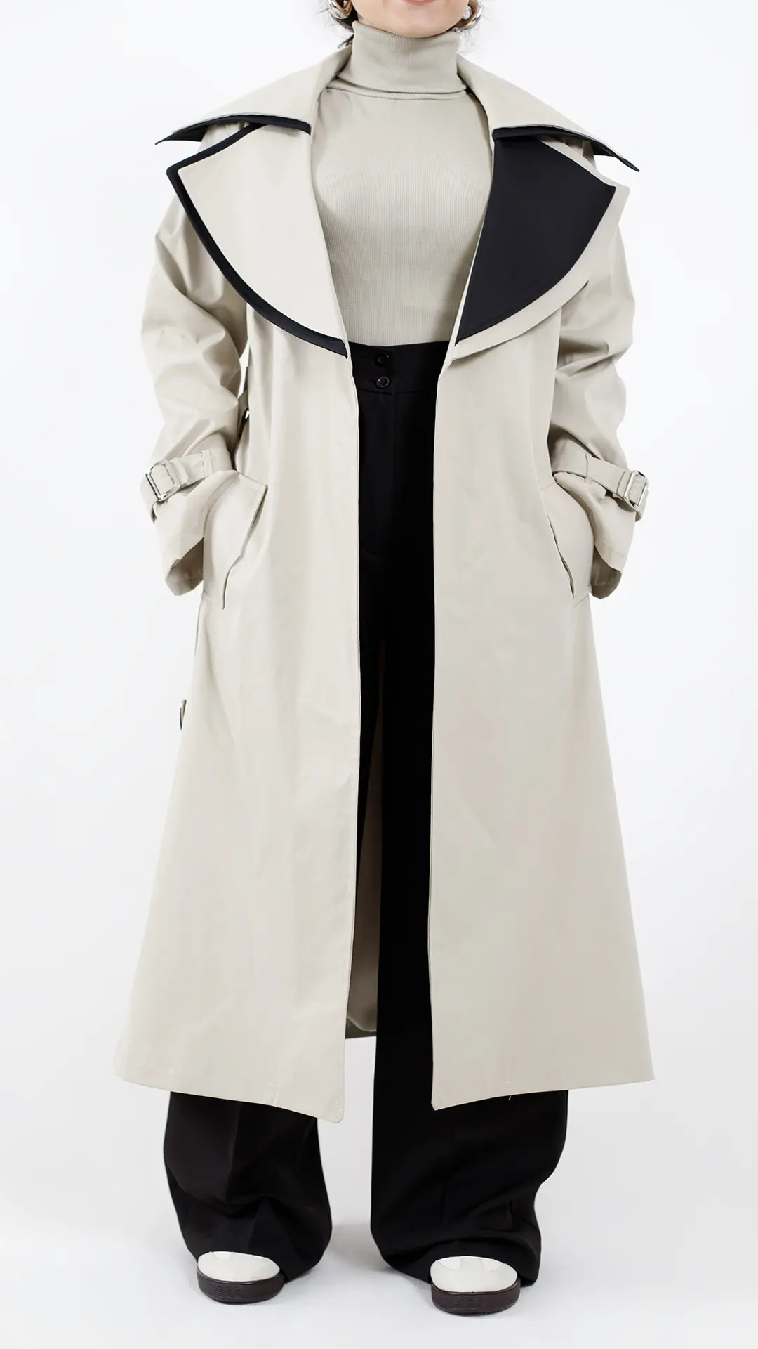 بارانی دو یقه بلند آستردار رنگ کرم استخونی بارانی دو یقه بلند آستردار رنگ کرم استخونی