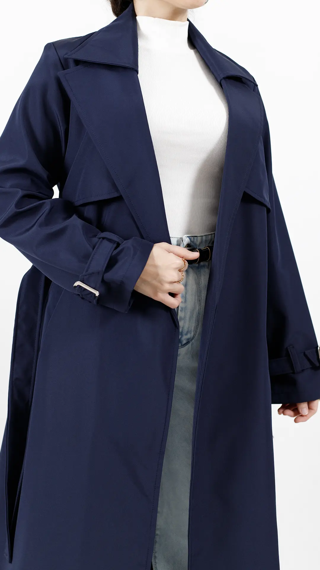 بارونی بلند استردار ضد اب مدل بیسیک رنگ سرمه ای بارونی بلند استردار ضد اب مدل بیسیک رنگ سرمه ای