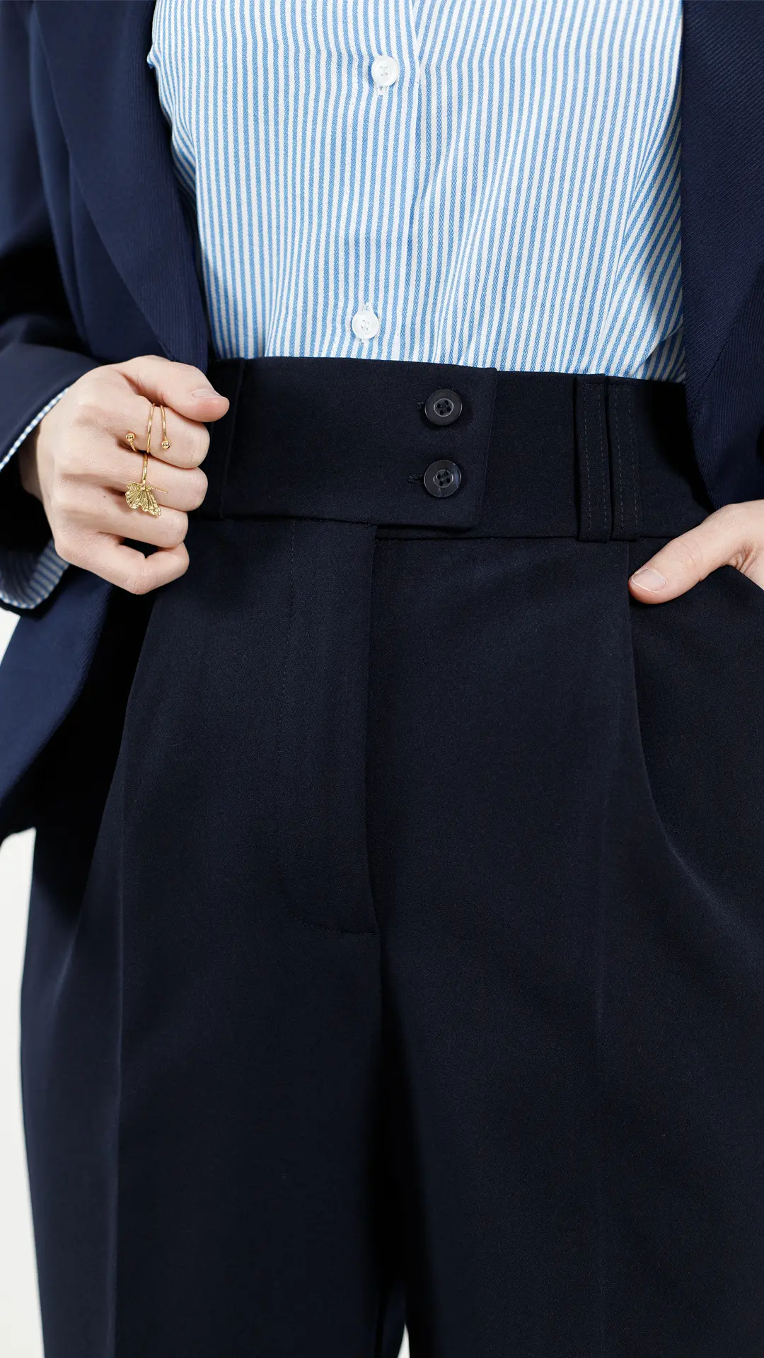 شلوار نیم بگ لوپ رنگ سرمه ای شلوار نیم بگ لوپ رنگ سرمه ای