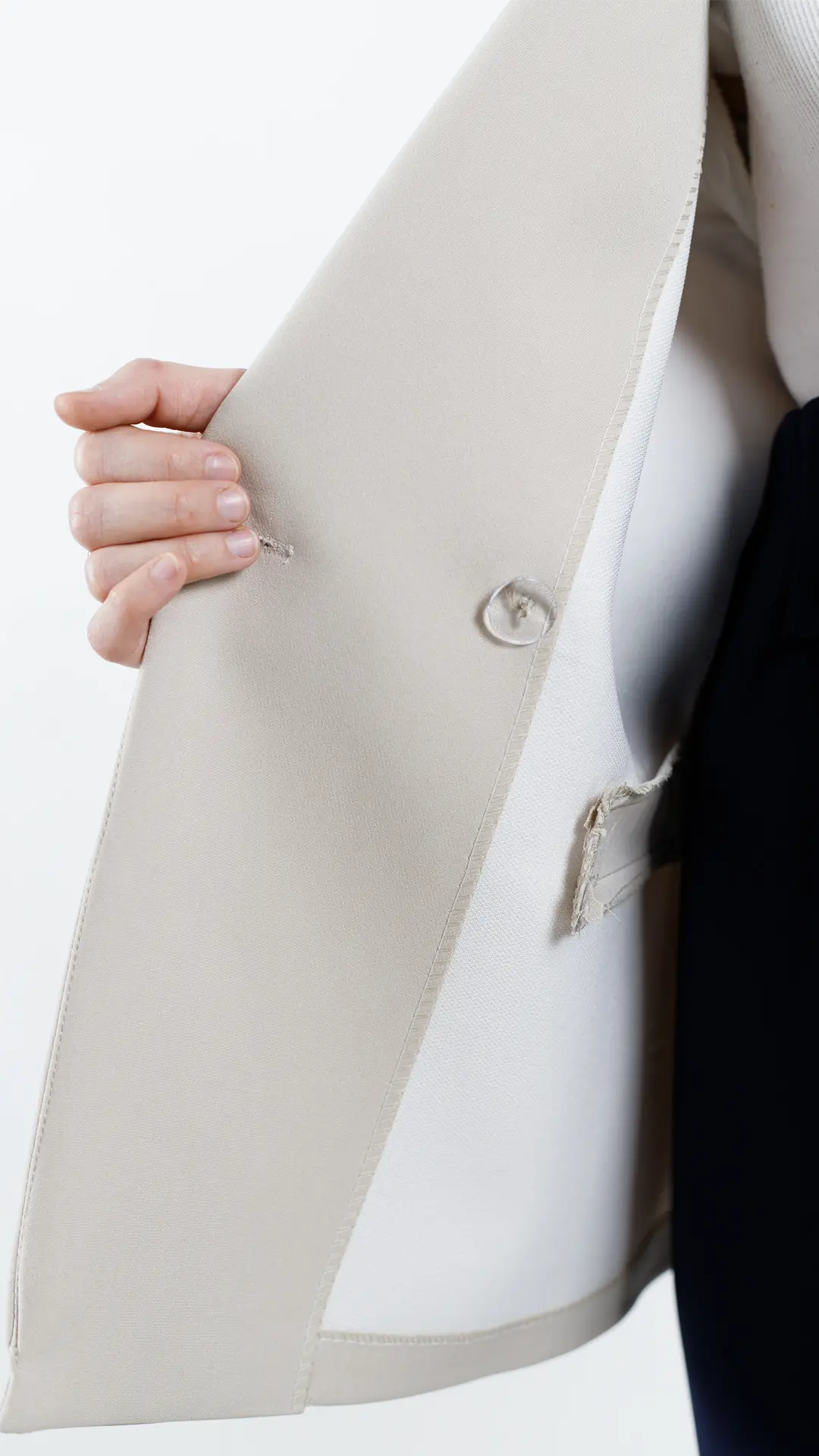 کت دو دکمه آستین راه راه رنگ کرمی کت دو دکمه آستین راه راه رنگ کرمی