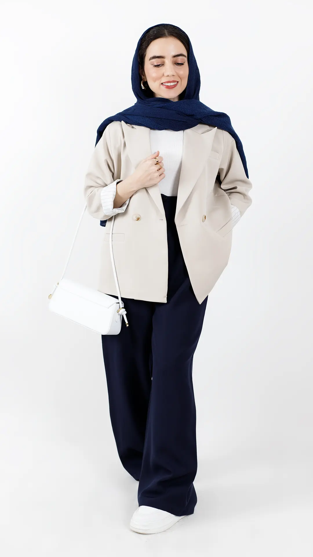 کت دو دکمه آستین راه راه رنگ کرمی کت دو دکمه آستین راه راه رنگ کرمی