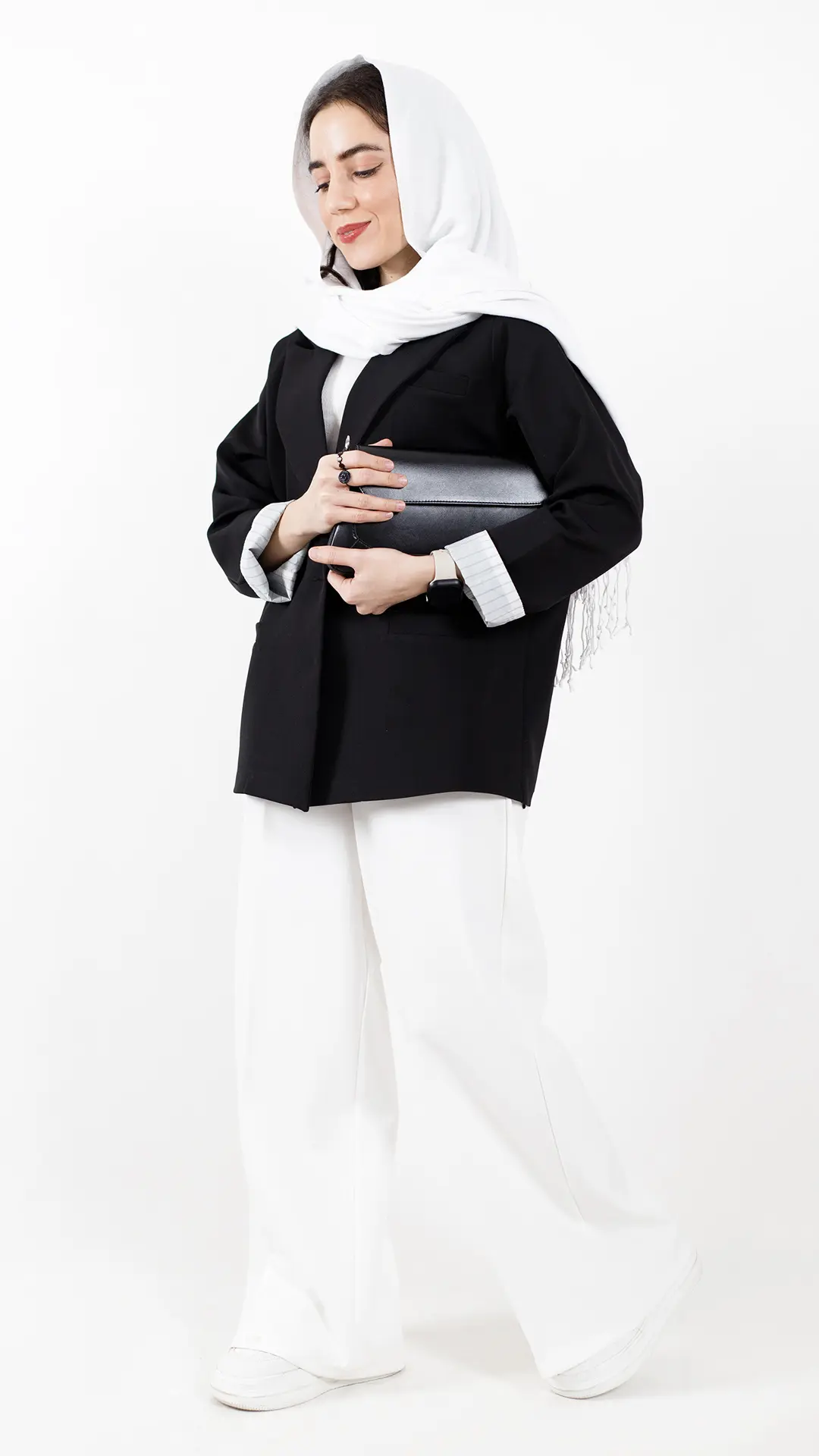 کت دو دکمه آستین راه راه رنگ مشکی کت دو دکمه آستین راه راه رنگ مشکی