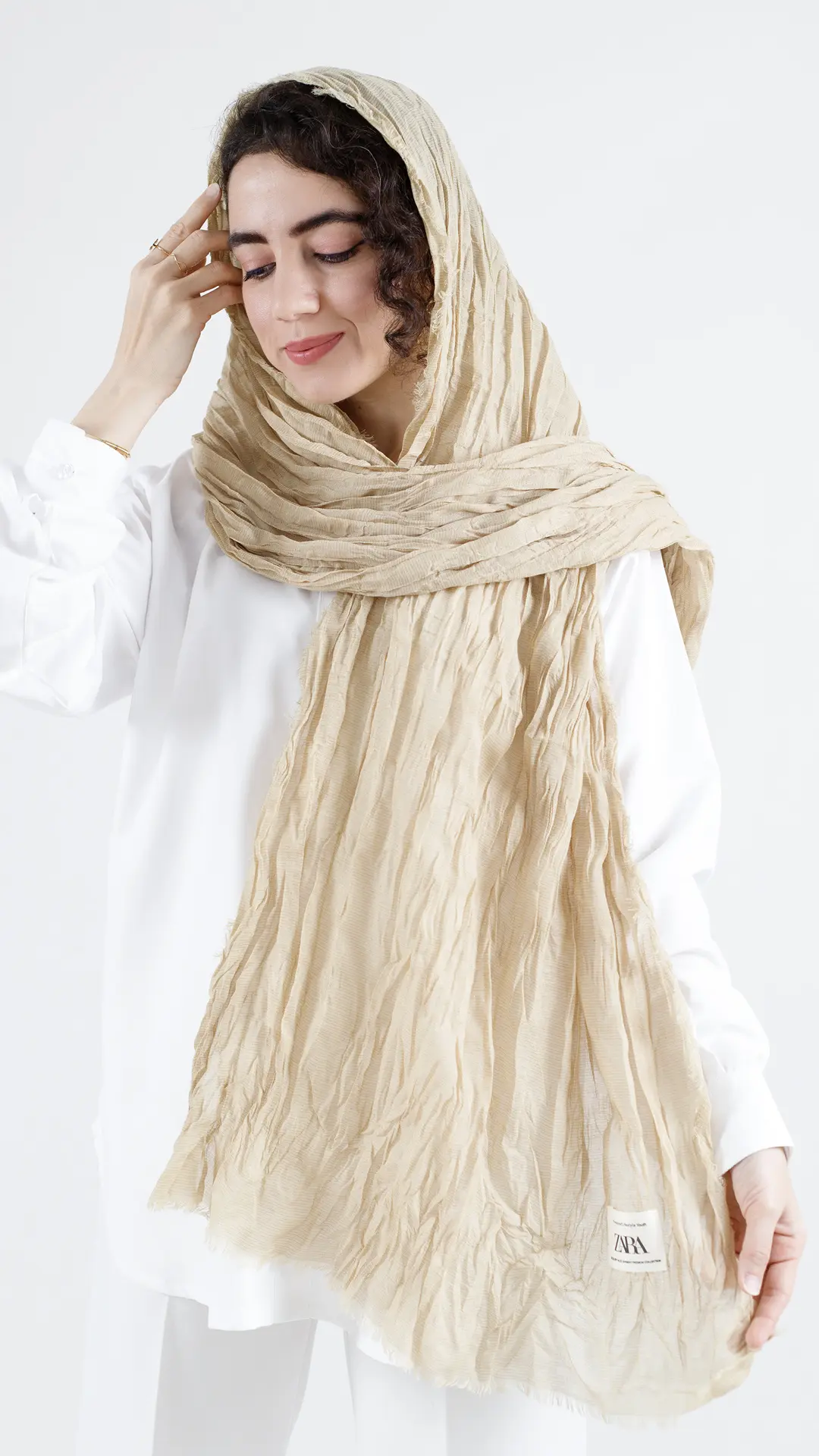 شال لمه چروک زارا رنگ کرم شال لمه چروک زارا رنگ کرم