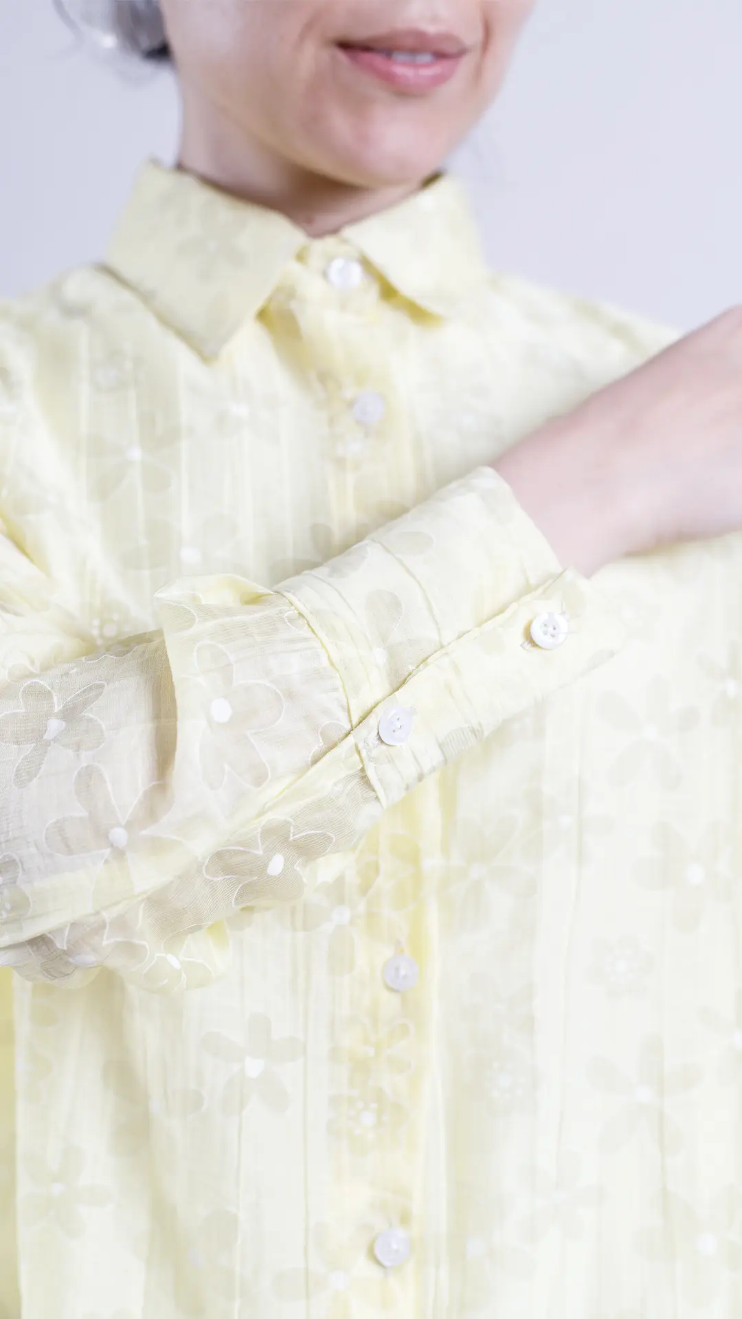 شومیز شیشه ای گل رنگ زرد شومیز شیشه ای گل رنگ زرد