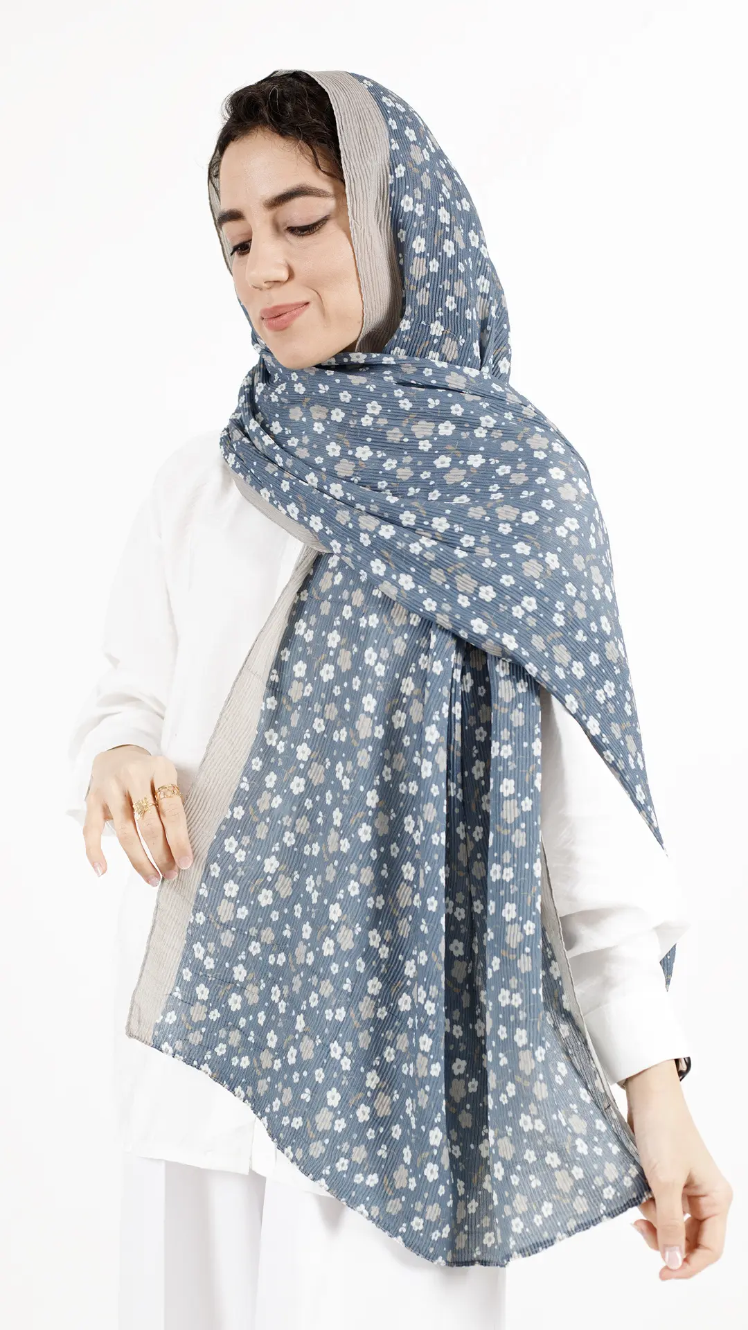 شال گلدار رنگ آبی شال گلدار رنگ آبی