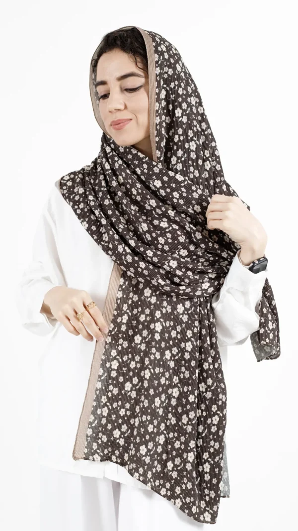 شال گلدار رنگ قهوه ای