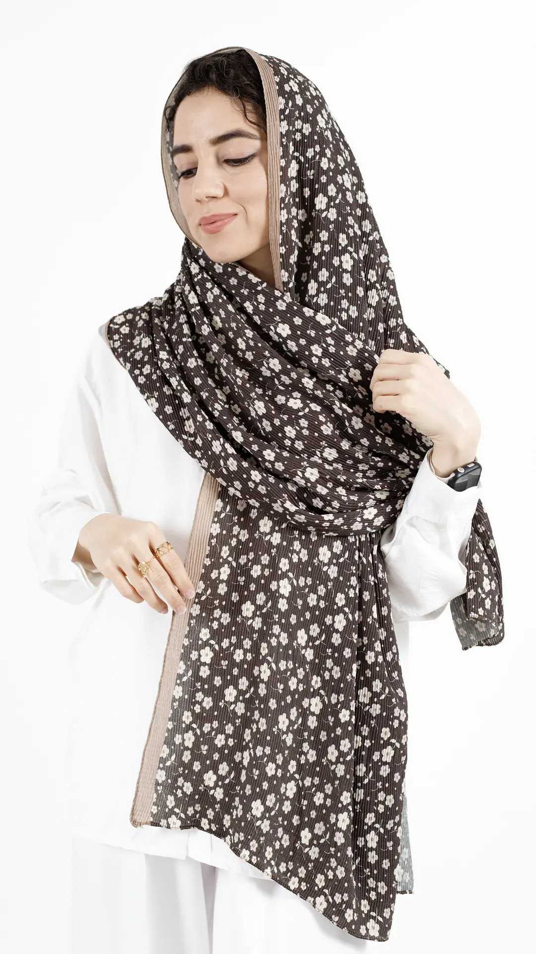 شال گلدار رنگ قهوه ای شال گلدار رنگ قهوه ای