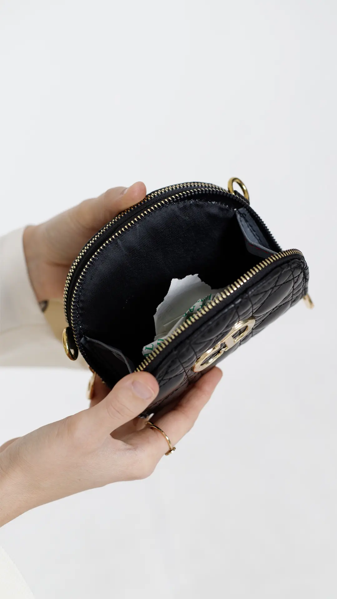 داخل مینی کیف cD گلدوزی داخل مینی کیف cD گلدوزی